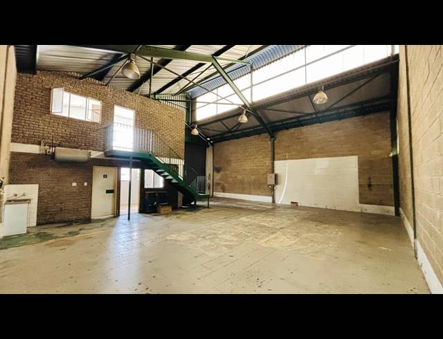 166M² WAREHOUSE TO LET IN ROBERTVILLE